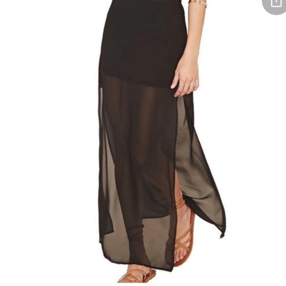H&M Black chiffon Maxi Skirt with side slit - Picture 2 of 6